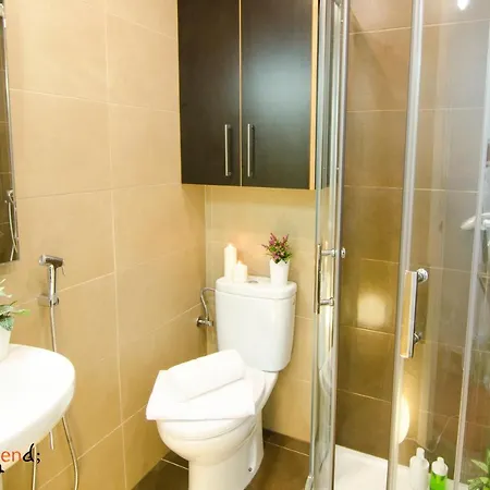 Lägenhet Apartamento Con Excelente Conexion & Garaje