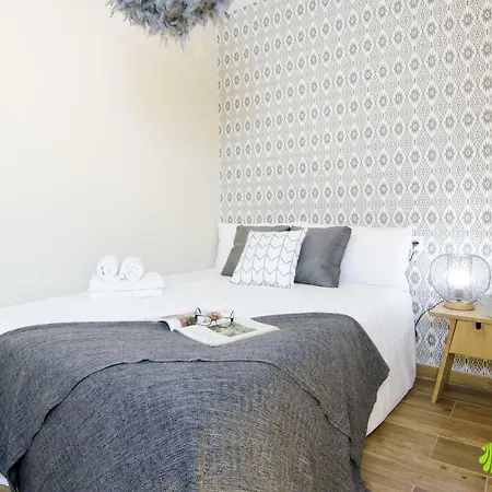 Apartamento Con Excelente Conexion & Garaje