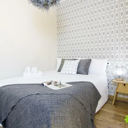 Apartamento Con Excelente Conexion & Garaje